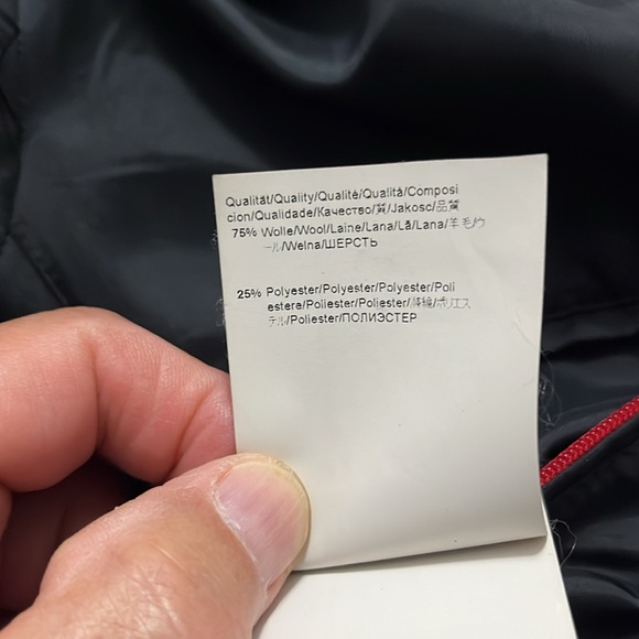 6 button D/B Hugo by Hugo Boss. 32” car coat size 40. Has red stitch detailing - Picture 13 of 14